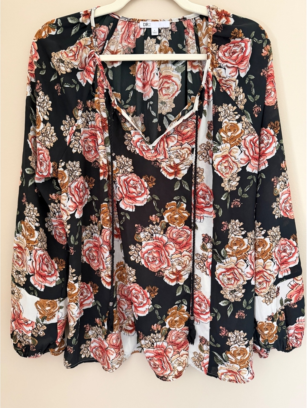 DR2 blouse, large, roses, black background